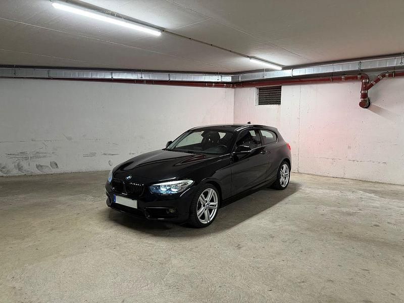 Schwarz Gebraucht 2019 BMW 118 Kleinwagen | 13.250 € (Fairer Preis) - Bild 1/4