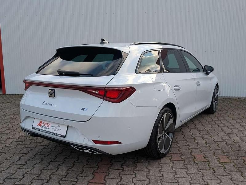Gebraucht Seat Leon FR 150 PS (110 kW) 2021 "nevada" weiss Kombi