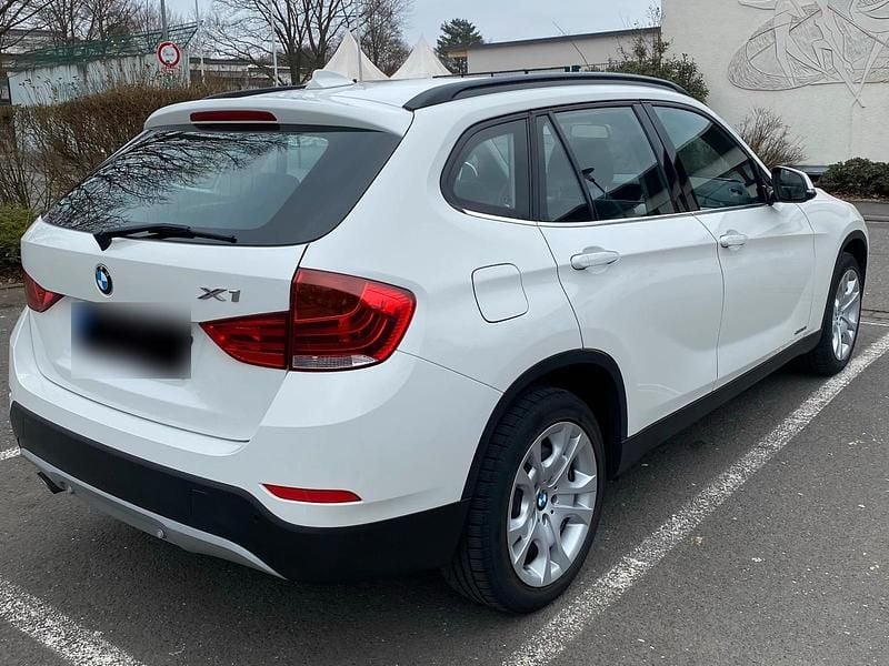 Gebraucht BMW X1 Sport Line 150 PS (110 kW) 2015 Weiß SUV