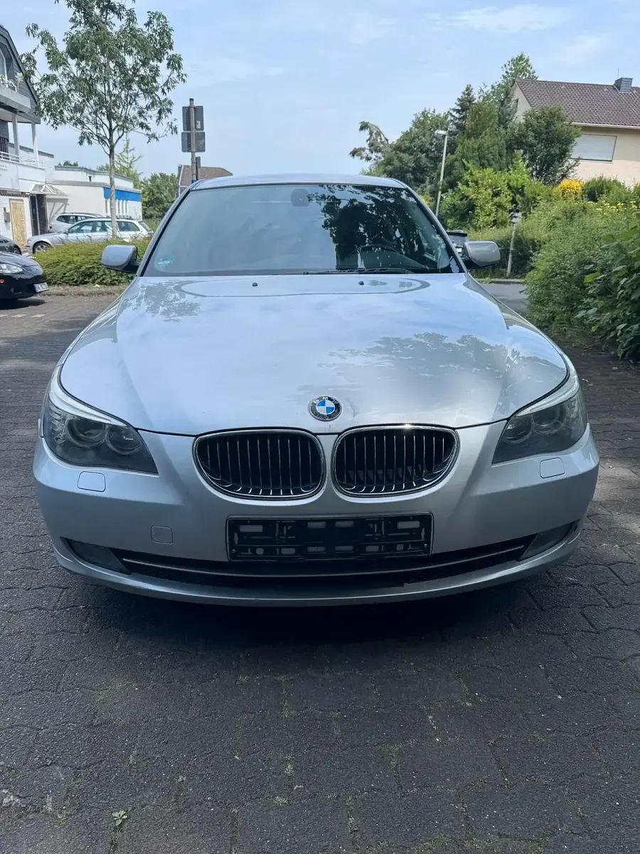 Gebraucht BMW 523 2007 Silber Limousine