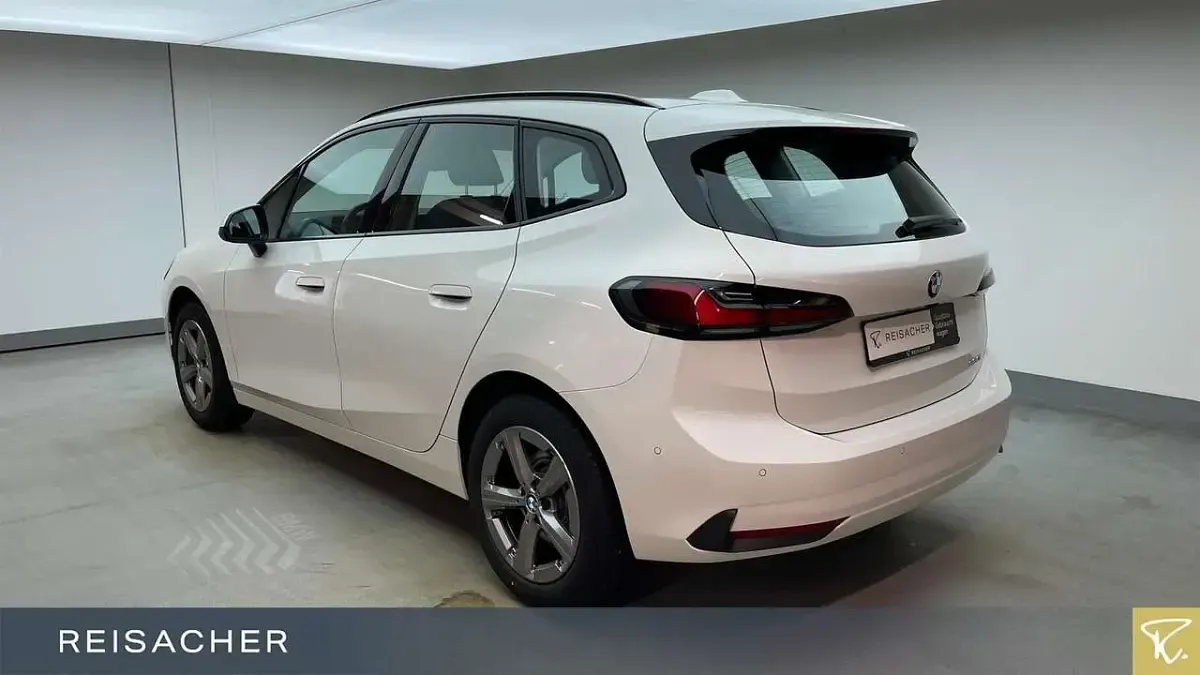 Brugt BMW 220 Active Tourer Efficient Dynamics 170 HK (125 kW) 2025 Hvid MPV
