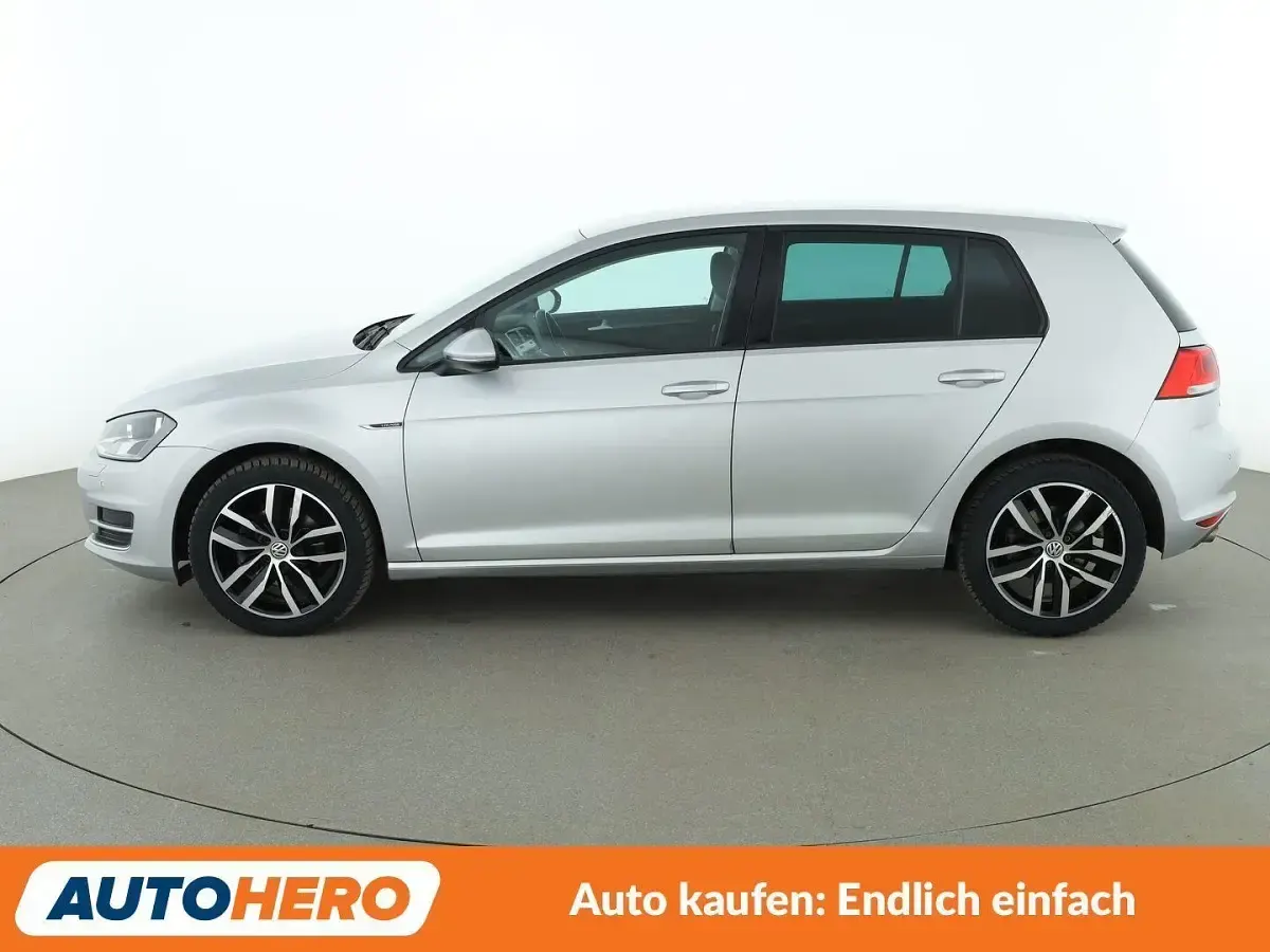 Gebraucht VW Golf VII LOUNGE 125 PS (91 kW) 2015 Reflexsilber Limousine