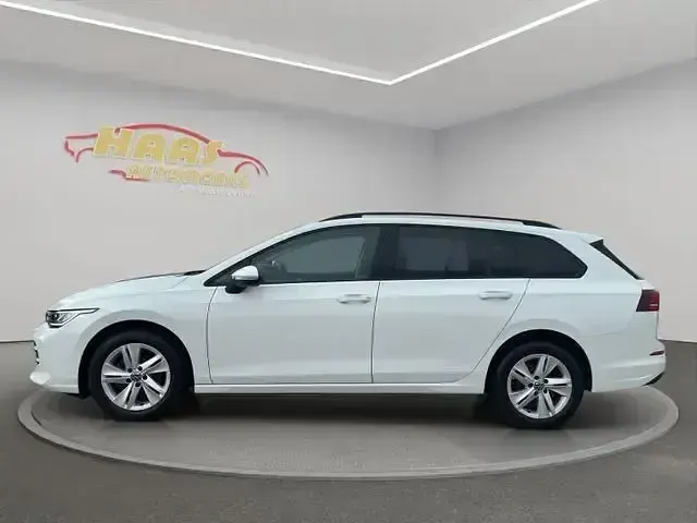 Gebraucht VW Golf VIII Life 116 PS (85 kW) 2025 Weiß Kombi