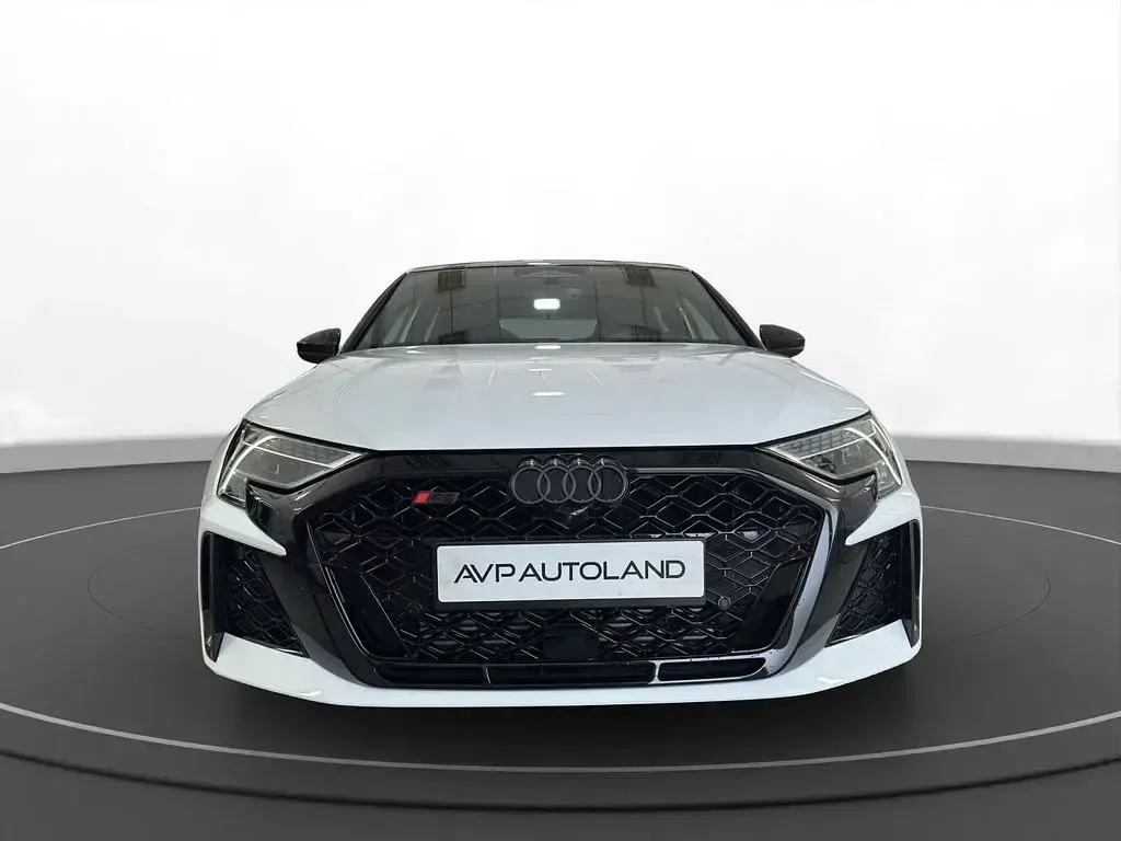 Neu Audi RS3 Sport 400 PS (294 kW) 2026 Weiß Limousine