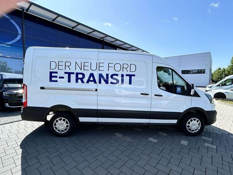 Gebraucht Ford Transit Trend 197 kW (269 PS) 2023 Frozen white Pickup