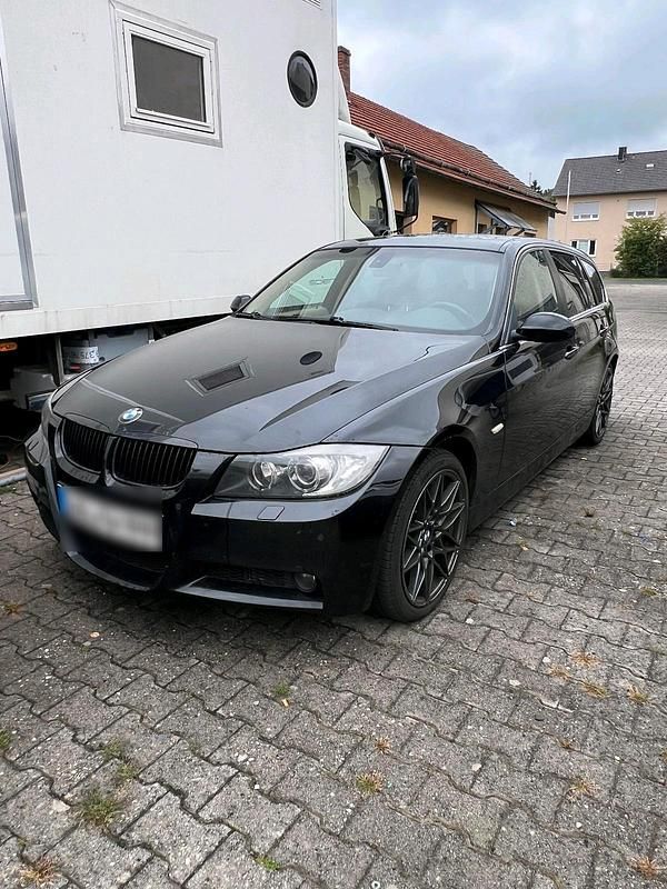 Gebraucht BMW 330 Sport Line 231 PS (169 kW) 2007 Schwarz Kombi