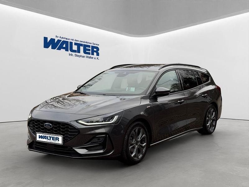 Grau Gebraucht 2024 Ford Focus ST-Line X Limousine | 23.990 € (Guter Preis) - Bild 1/4