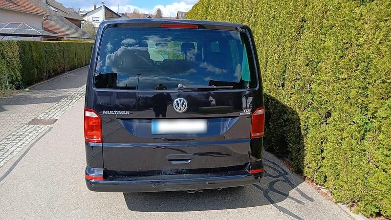 Gebraucht VW Multivan 150 PS (110 kW) 2015 Schwarz Van / Kleinbus