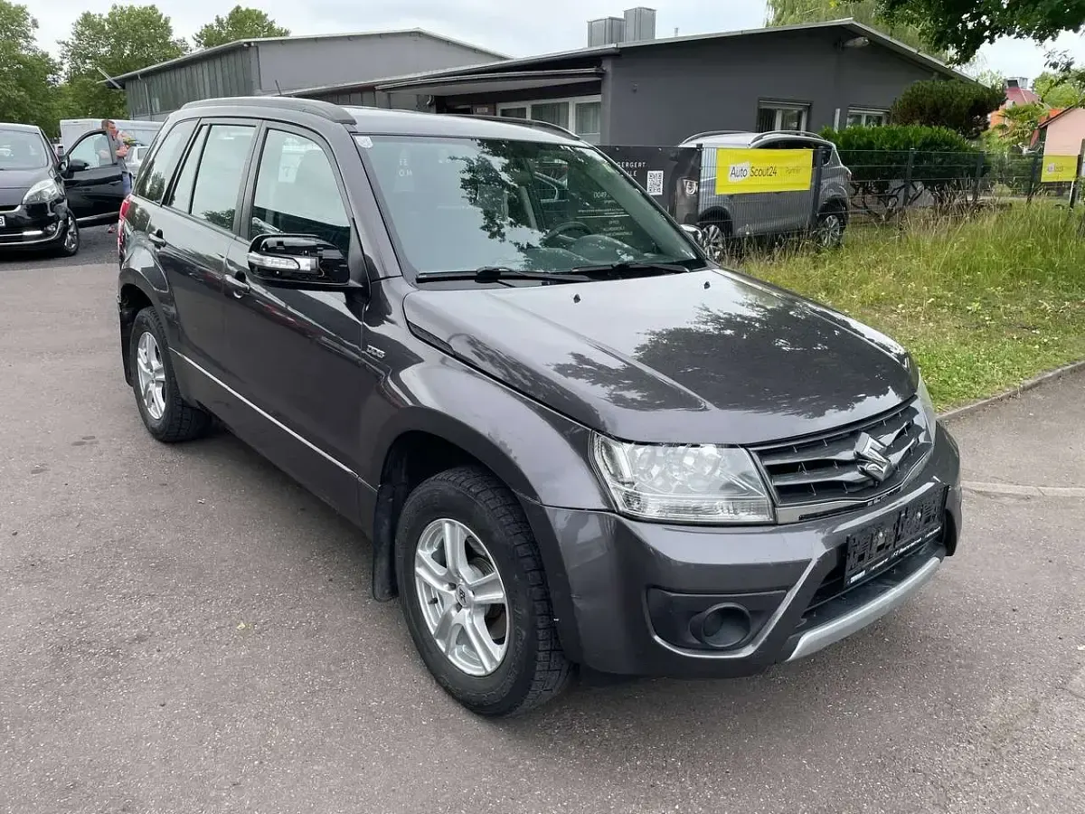Gebraucht Suzuki Vitara 129 PS (94 kW) 2014 Grau SUV