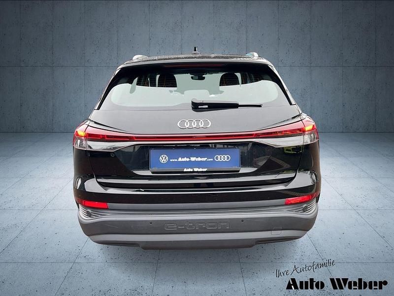 Gebraucht Audi Q4 e-tron Basis 125 kW (170 PS) 2023 Schwarz SUV