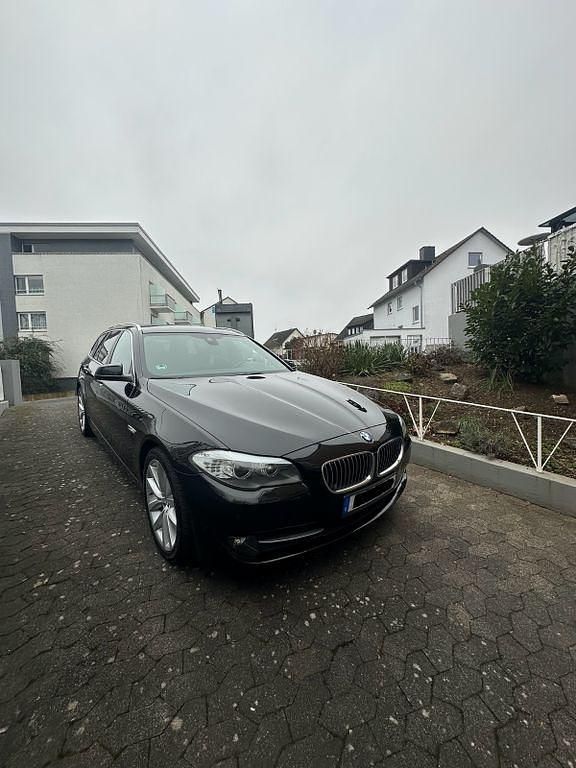 Gebraucht BMW 530 Performance 258 PS (189 kW) 2013 Schwarz Kombi