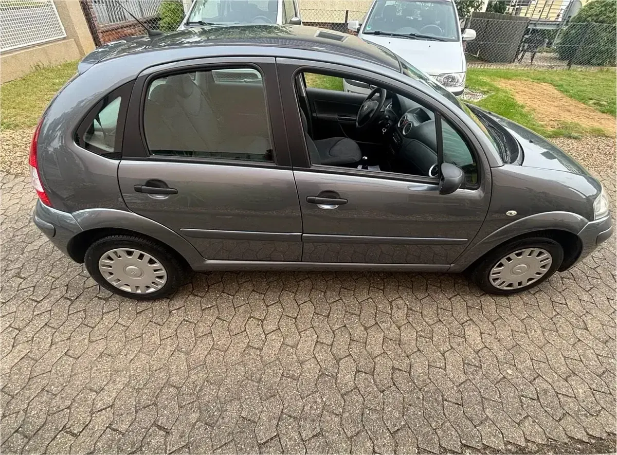 Gebraucht Citroën C3 60 PS (44 kW) 2009 Grau Kleinwagen