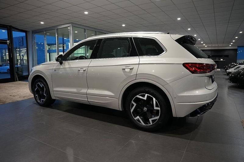 Gebraucht VW Touareg R-line 286 PS (210 kW) 2024 Beige SUV
