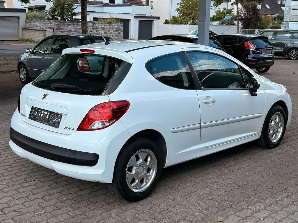 Gebraucht Peugeot 207 68 PS (50 kW) 2014 Weiß Cabrio