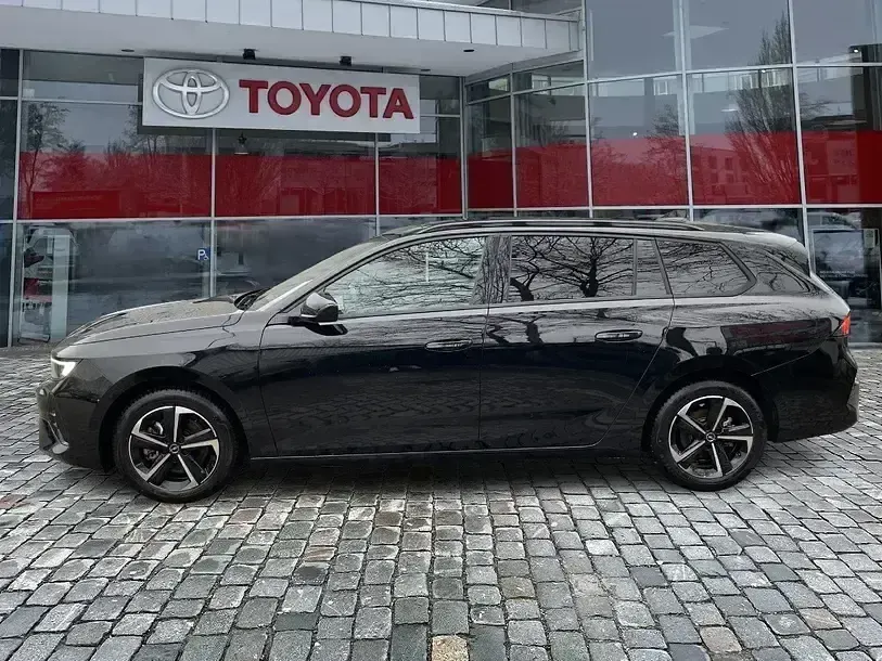 Gebraucht Opel Astra 131 PS (96 kW) 2025 Lackierung schwarz perla nera/ Kombi