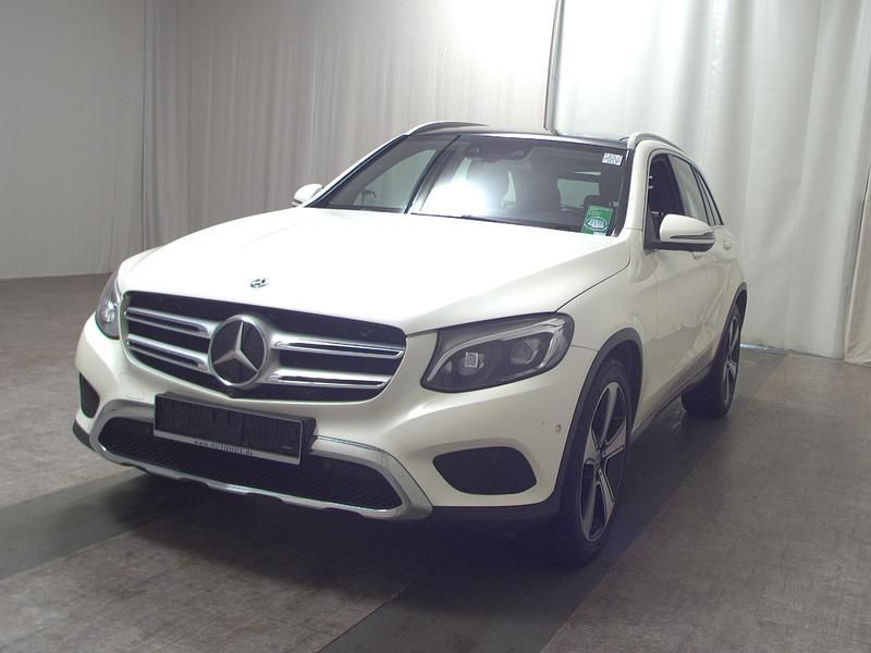 Gebraucht Mercedes GLC350 AMG line 258 PS (189 kW) 2018 Weiss SUV