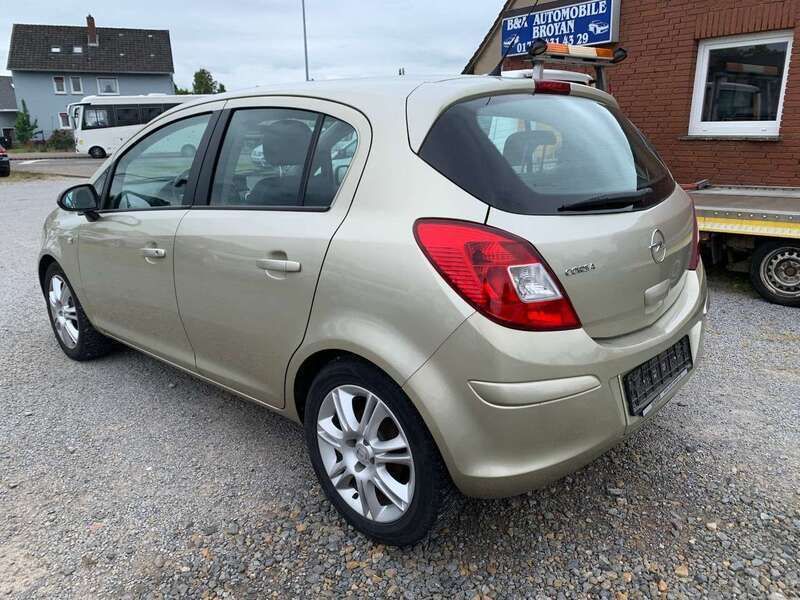 Champagner silber m2 Gebraucht 2009 Opel Corsa Innovation Limousine | 3.590 € (Fairer Preis) - Bild 1/4