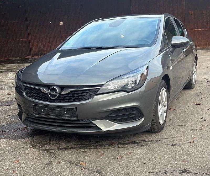 Grau Gebraucht 2020 Opel Astra Limousine | 11.000 € (Guter Preis) - Bild 1/3
