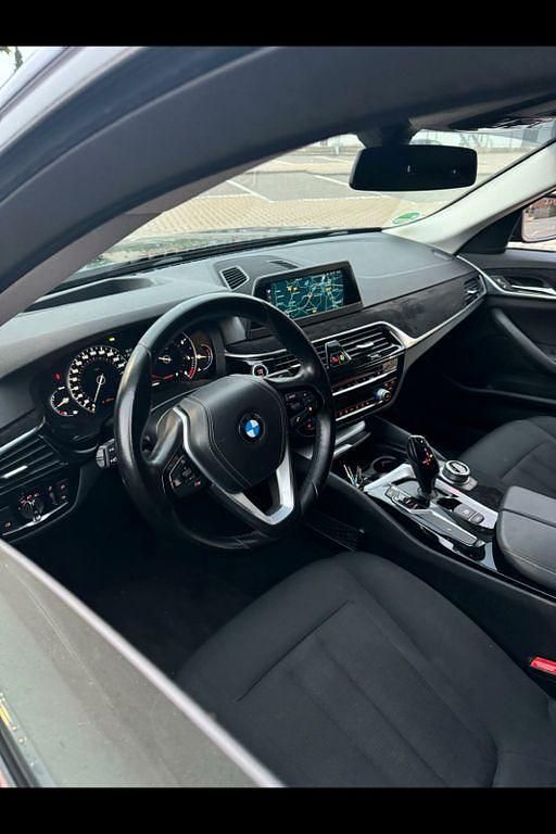 Second-hand BMW 520 190 CP (139 kW) 2017 Negru Berlinǎ