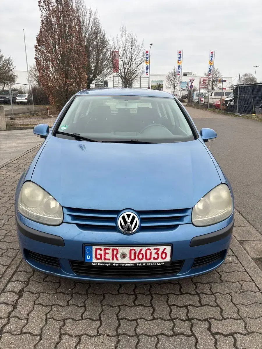 Usata VW Golf IV 75 CV (55 kW) 2004 Blu Utilitaria