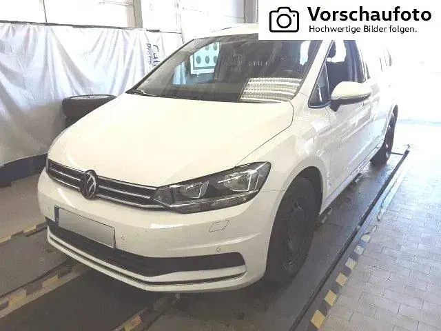 Gebraucht VW Touran Active 150 PS (110 kW) 2023 Weiß Van / Kleinbus