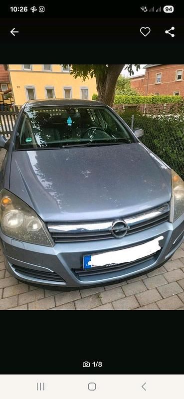 Grau Gebraucht 2004 Opel Astra Limousine | 1.400 € - Bild 1/4