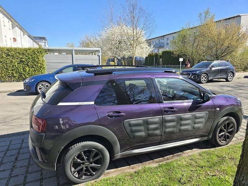 Gebraucht Citroën C4 Feel 99 PS (72 kW) 2016 Violet Limousine