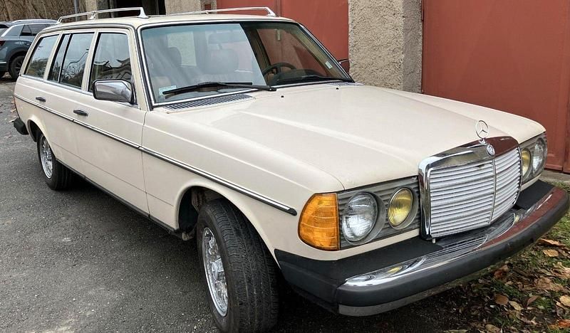 Weiß Gebraucht 1981 Mercedes 300 Kombi | 8.500 € - Bild 1/4