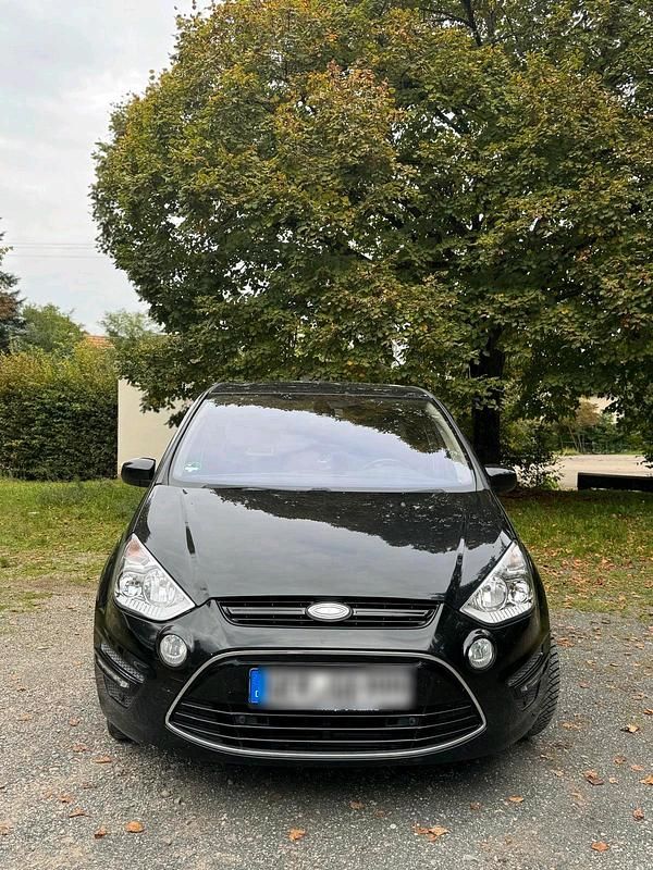 Second-hand Ford S-MAX S 163 CP (119 kW) 2011 Negru Monovolum