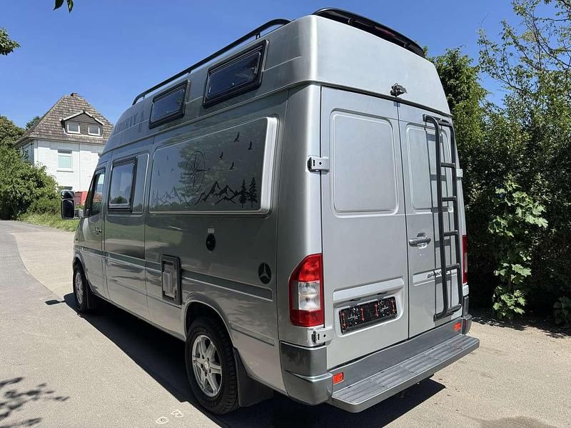Second-hand Mercedes Sprinter 156 CP (114 kW) 2003 Argintiu Van