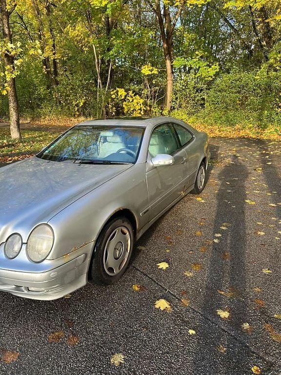 Silber Gebraucht 2000 Mercedes CLK200 Avantgarde Coupé | 1.050 € (Superpreis) - Bild 1/4
