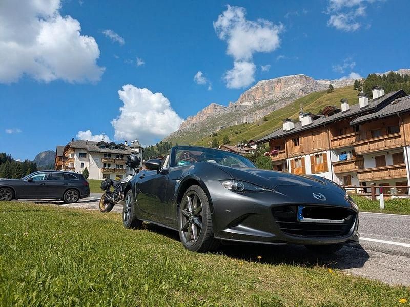 Grau Gebraucht 2021 Mazda MX5 Cabrio | 26.190 € (Fairer Preis) - Bild 1/4