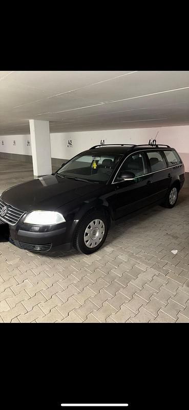 Schwarz Gebraucht 2004 VW Passat Kombi | 1.150 € (Guter Preis) - Bild 1/4