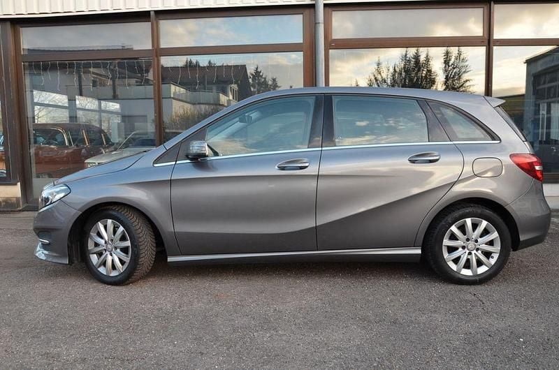 Gebraucht Mercedes B180 122 PS (89 kW) 2016 Mountaingrau  met. Van / Kleinbus
