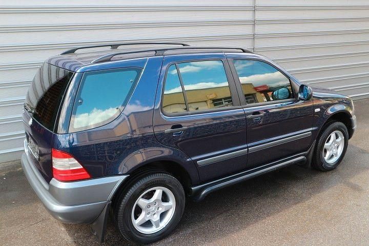 Gebraucht Mercedes ML320 218 PS (160 kW) 2000 Blau SUV