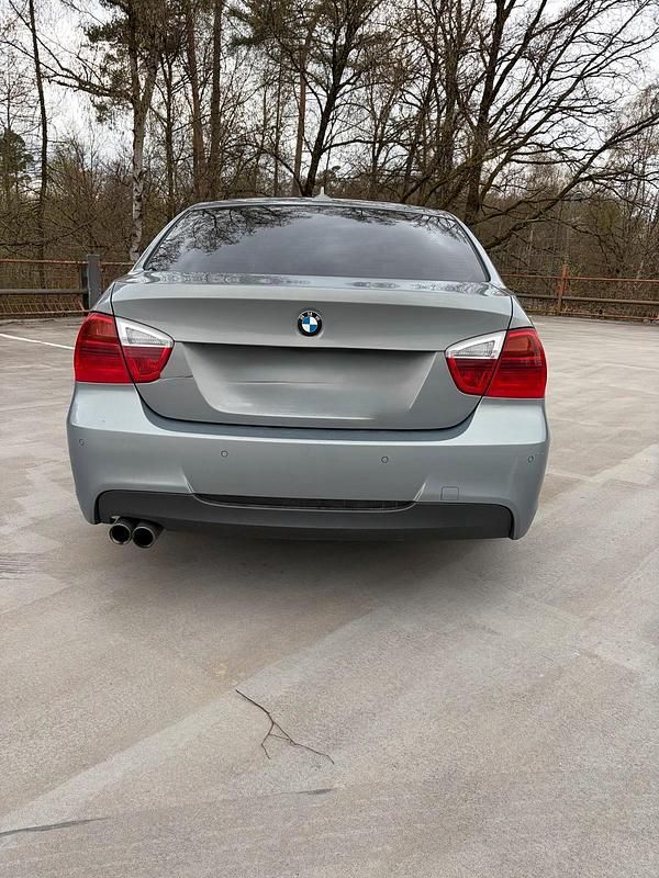 Gebraucht BMW 330 235 PS (172 kW) 2006 Blau Limousine