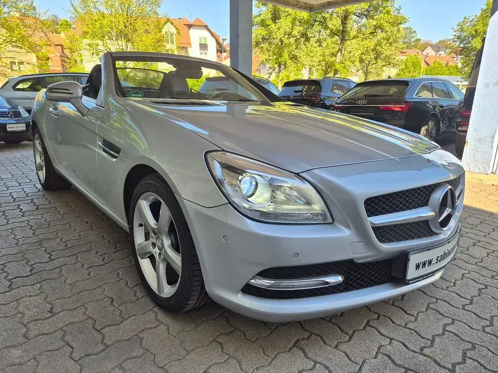 Second-hand Mercedes SLK200 184 CP (135 kW) 2011 Argintiu Cabrio