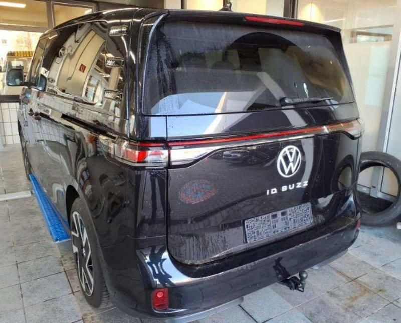 Gebraucht VW ID. Buzz Pro 150 kW (204 PS) 2023 Deep black perleffekt Van / Kleinbus