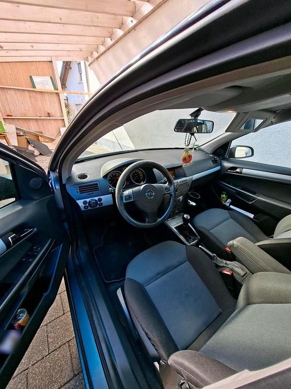 Gebraucht Opel Astra 105 PS (77 kW) 2004 Limousine