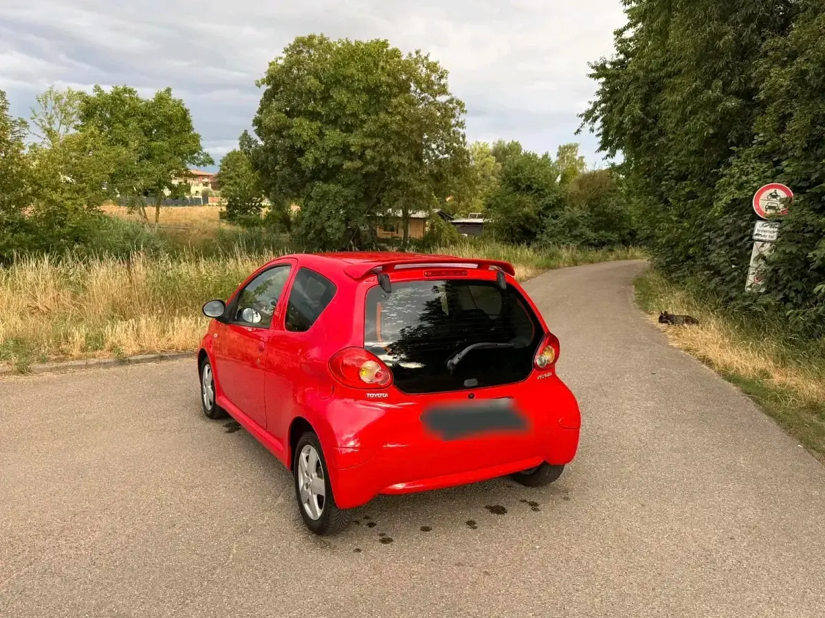 Gebraucht Toyota Aygo Sport 68 PS (50 kW) 2007 Rot Kleinwagen