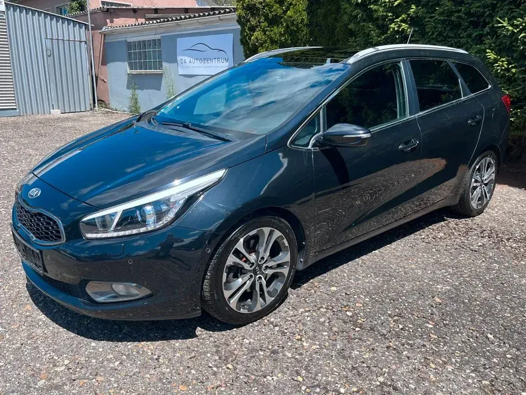 Gebraucht Kia Ceed Sportswagon Platinum 128 PS (94 kW) 2014 Schwarz Kombi