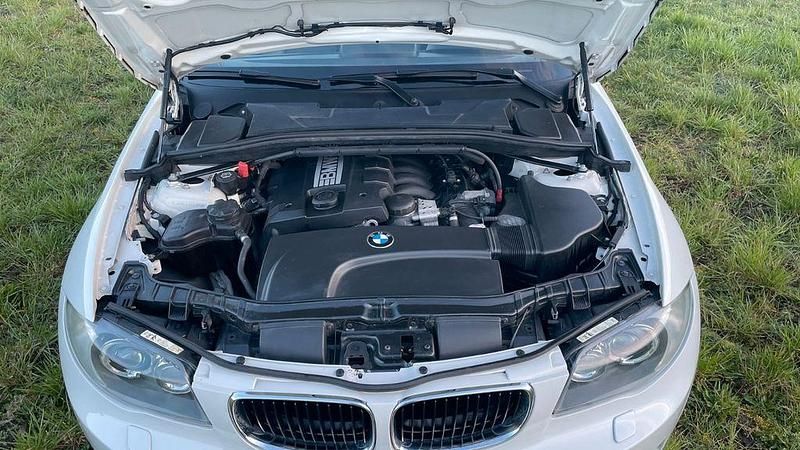 Gebraucht BMW 120 Cabriolet Performance 170 PS (125 kW) 2009 Weiß Cabrio