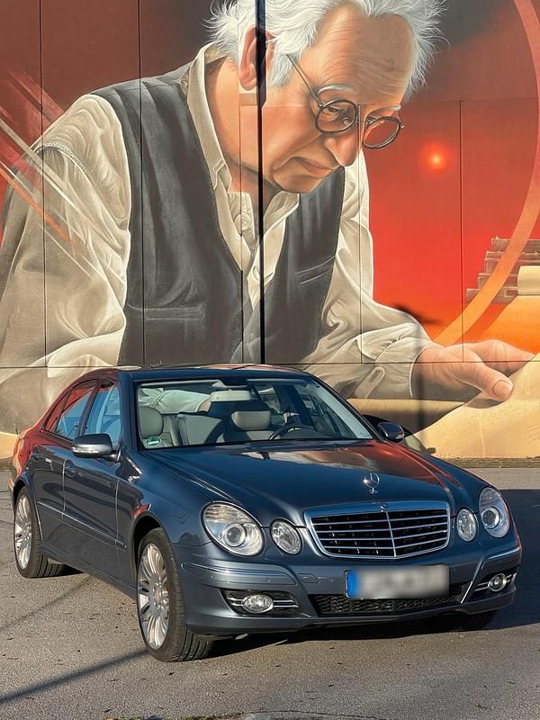 Gebraucht Mercedes E200 Avantgarde 184 PS (135 kW) 2006 Blau Limousine