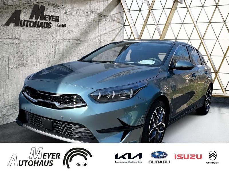 Gebraucht Kia Ceed 140 PS (102 kW) 2025 Yucca stahlgrau met. Kleinwagen