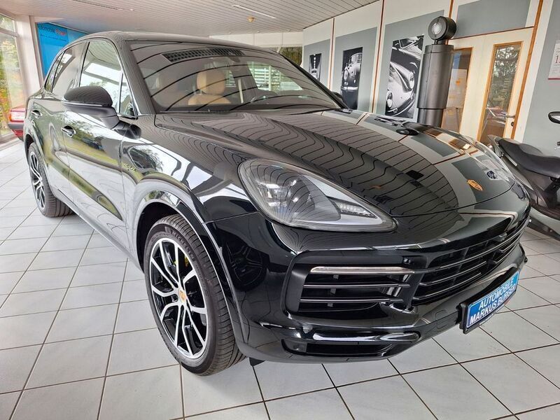 Schwarz Gebraucht 2023 Porsche Cayenne Platinum Edition SUV | 81.890 € - Bild 1/4