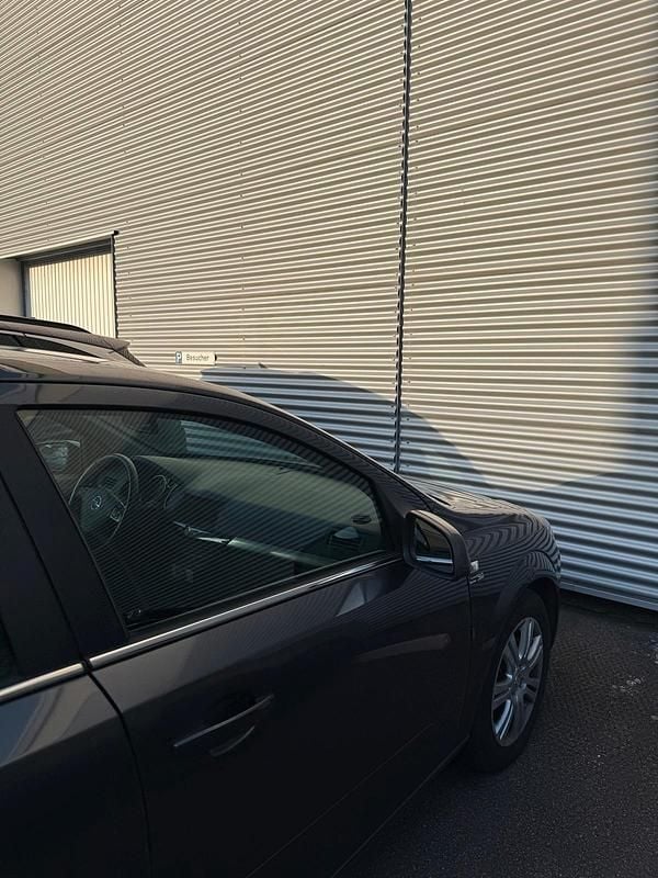 Gebraucht Opel Astra 116 PS (85 kW) 2009 Grau Kleinwagen