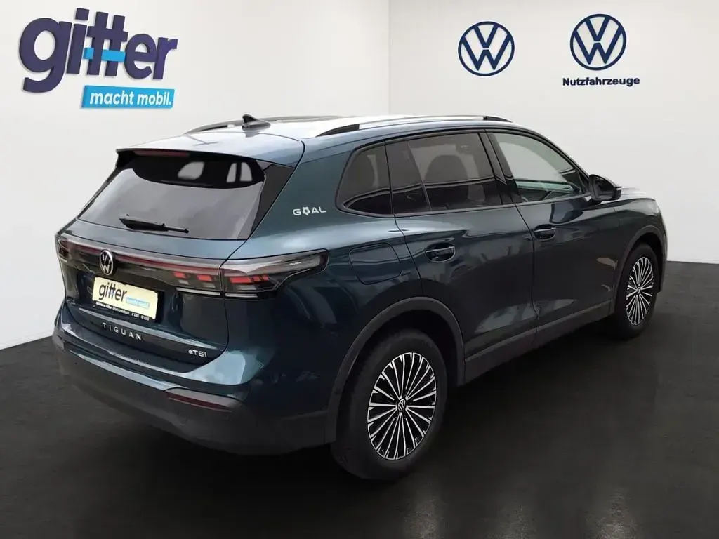 Gebraucht VW Tiguan Goal 150 PS (110 kW) 2025 Blau SUV