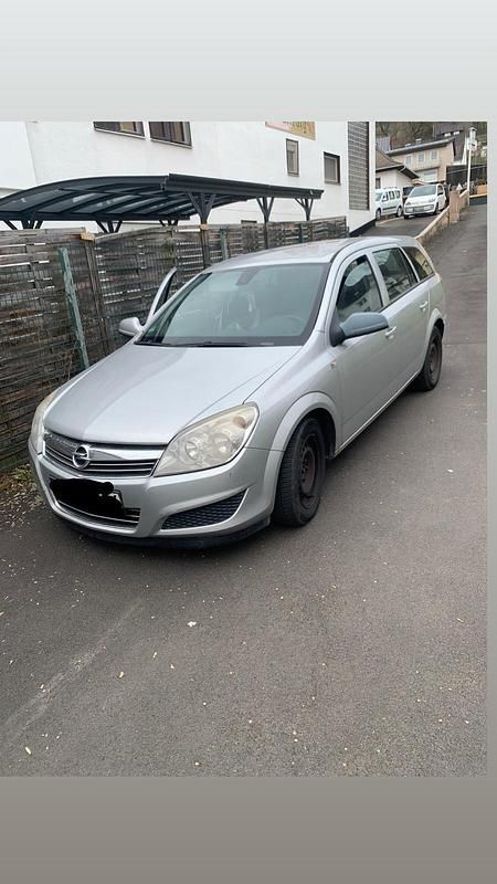 Gebraucht Opel Astra 115 PS (84 kW) 2009 Silber Limousine