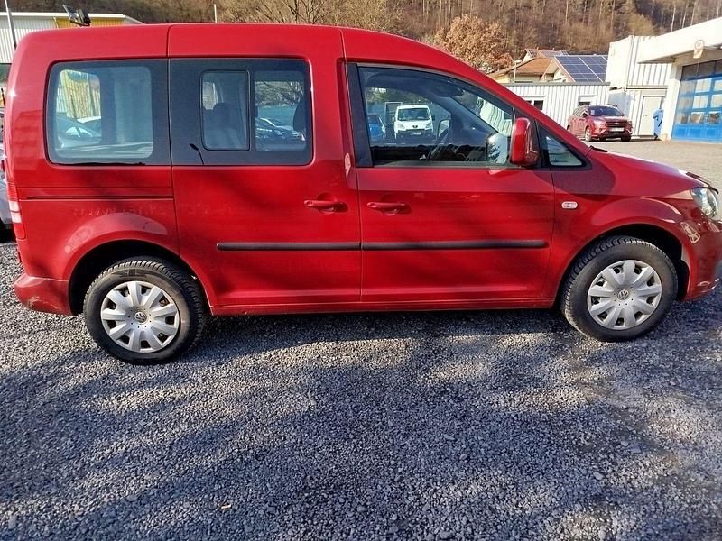 Gebraucht VW Caddy Trendline 102 PS (75 kW) 2013 Rot Van / Kleinbus