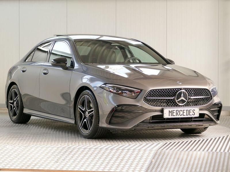 Gebraucht Mercedes A220 AMG line 190 PS (139 kW) 2025 Grau Limousine
